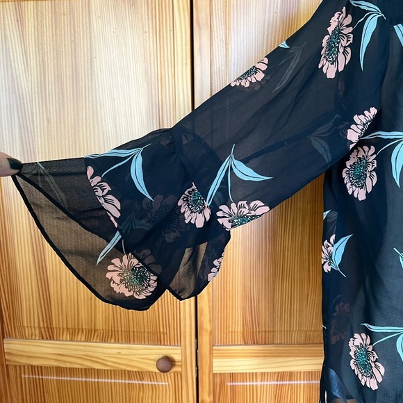 CAbi Large Black Floral Sheer Button Up Blouse Ruffle Sleeves Office Wear - Picture 6 of 9